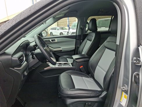 Certified 2023 Ford Explorer XLT w/ Equipment Group 202A AWD/4WD image 14