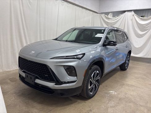 Used 2025 Buick Enclave Sport Touring image 7