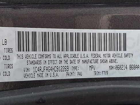 Used 2017 Jeep Grand Cherokee Laredo w/ Quick Order Package 23E AWD/4WD image 30