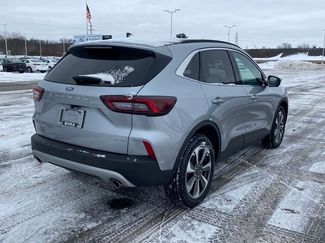 Used 2023 Ford Escape Platinum video 3