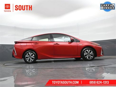 Used 2018 Toyota Prius Prime Advanced image 44