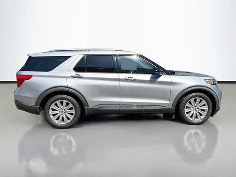 Used 2022 Ford Explorer Limited w/ Equipment Group 301A RWD image 4