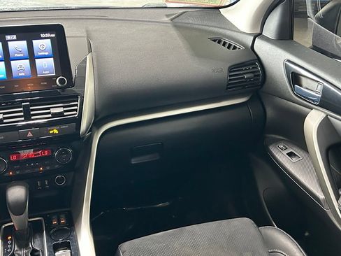 Used 2022 Mitsubishi Eclipse Cross SE FWD image 11