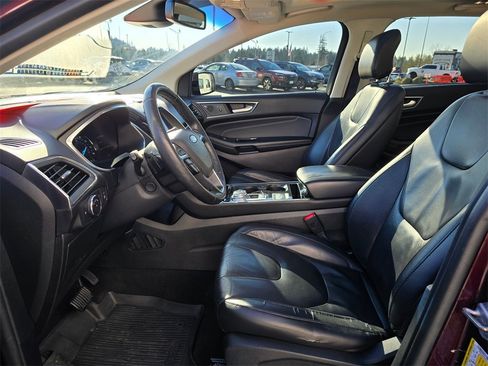 Used 2019 Ford Edge Titanium w/ Cold Weather Package image 8
