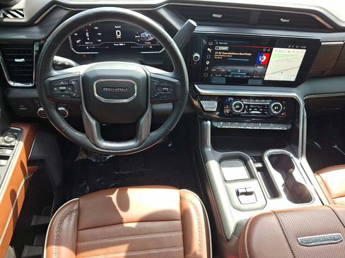 Used 2024 GMC Sierra 2500 Denali Ultimate AWD/4WD image 14