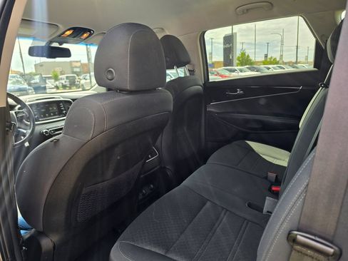 Used 2019 Kia Sorento AWD w/ LX Convenience Package image 11