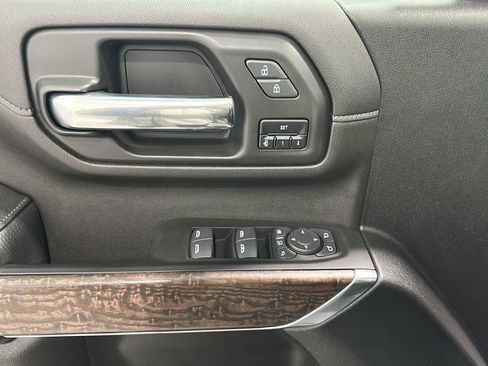 Used 2022 GMC Sierra 3500 Denali w/ Denali Ultimate Package image 16