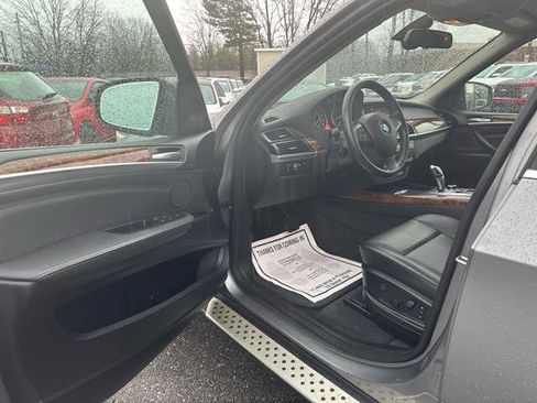 Used 2012 BMW X5 xDrive50i image 11