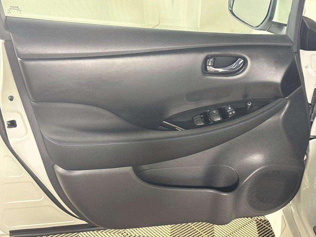 Used 2025 Nissan Leaf SV Plus FWD image 10
