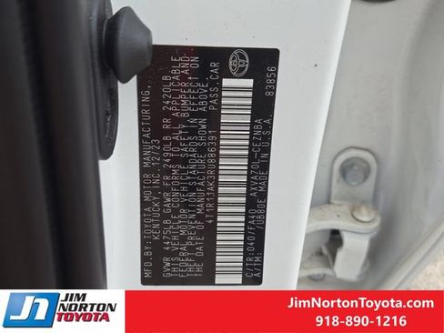 Used 2024 Toyota Camry LE w/ Convenience Package FWD image 34