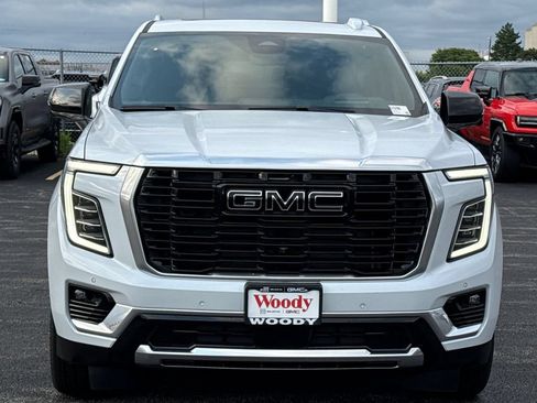 New 2026 GMC Yukon XL Denali w/ Denali Reserve Package AWD/4WD image 4