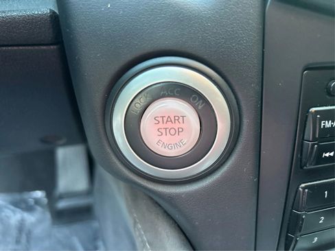 Used 2010 Nissan 370Z Roadster image 16