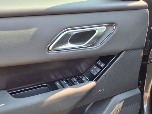 New 2026 Land Rover Range Rover Velar Dynamic SE image 10