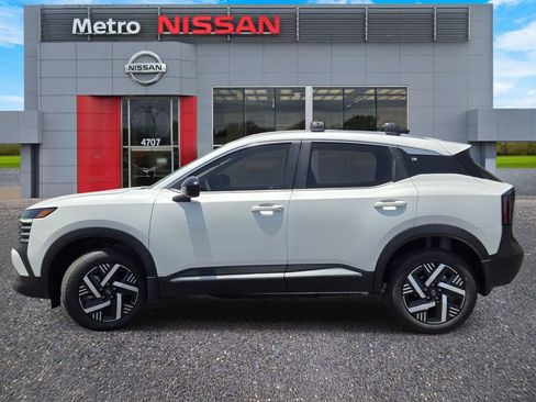 New 2026 Nissan Kicks SV w/ Cold Weather Package FWD image 3