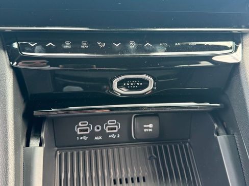New 2026 Jeep Grand Cherokee Altitude AWD/4WD image 20