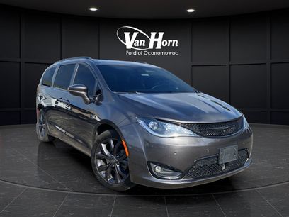 Used 2019 Chrysler Pacifica Limited w/ Advanced Safetytec Group