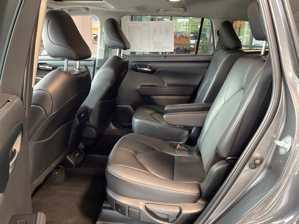 Certified 2025 Toyota Highlander XLE AWD/4WD image 22