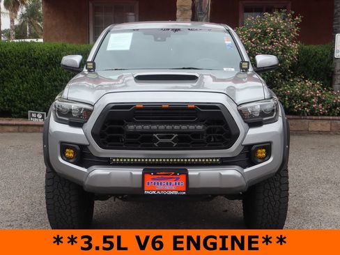 Used 2020 Toyota Tacoma TRD Sport w/ Technology Package AWD/4WD image 3