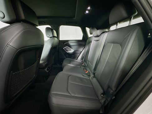 Used 2024 Audi Q3 2.0T Premium image 28