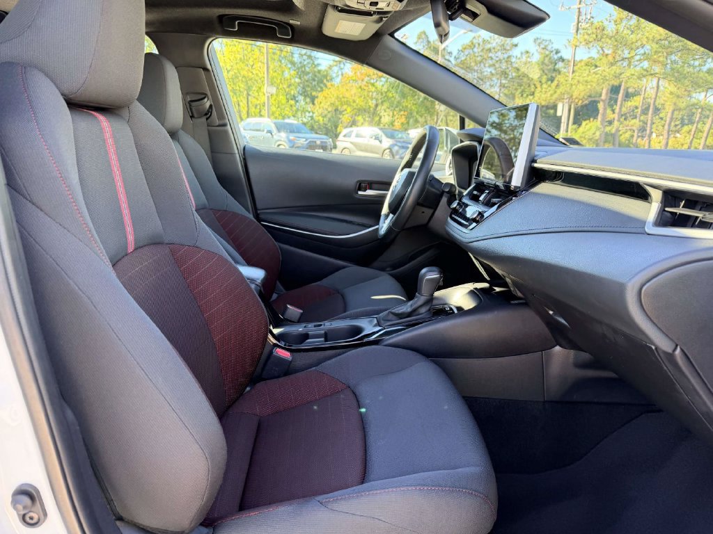 Certified 2025 Toyota Corolla SE w/ SE Premium Package FWD image 13