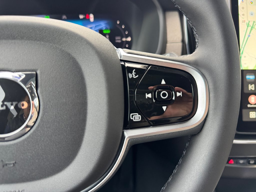 New 2026 Volvo XC90 T8 Plus w/ Protection Package Premier AWD/4WD image 17