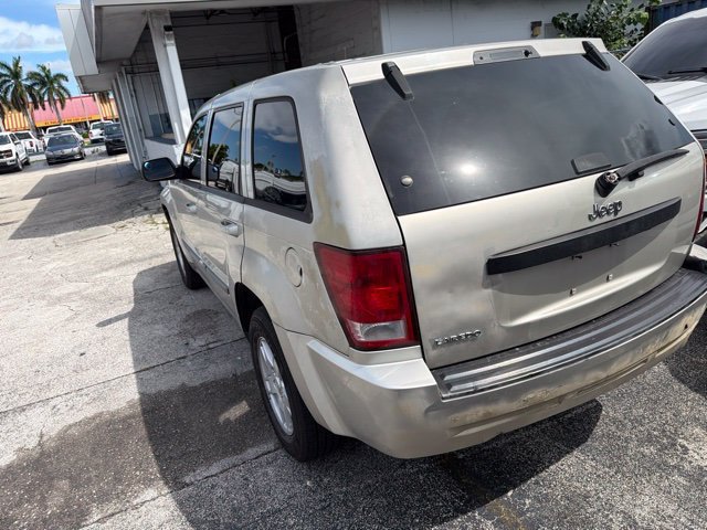 Used 2007 Jeep Grand Cherokee Laredo w/ Cargo Convenience Group RWD image 4