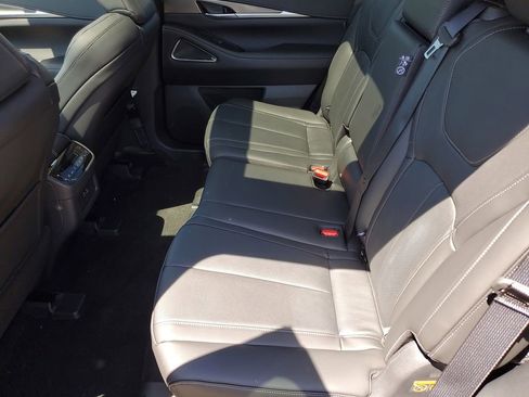 Certified 2025 INFINITI QX60 Luxe image 14