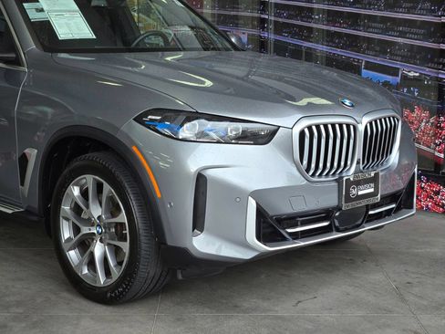 Used 2026 BMW X5 xDrive40i AWD/4WD image 2