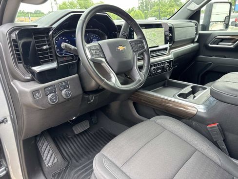 Used 2024 Chevrolet Silverado 2500 LT w/ Convenience Package AWD/4WD image 17