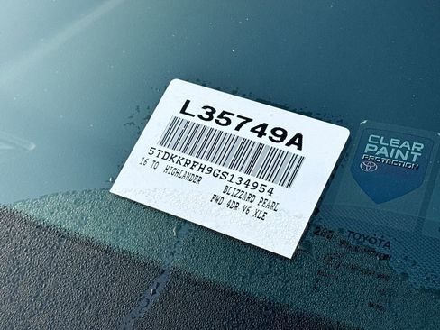 Used 2016 Toyota Highlander XLE image 16