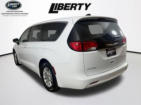 Used 2024 Chrysler Voyager LX FWD image 5