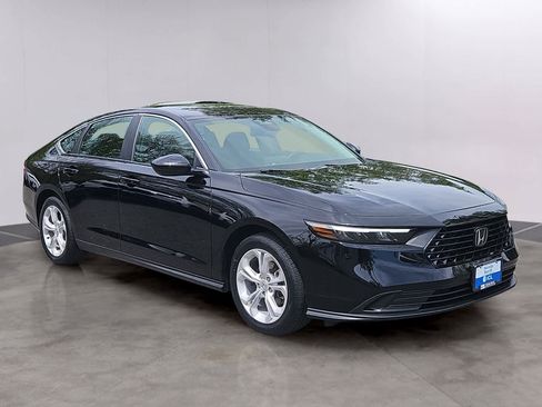 Certified 2025 Honda Accord LX image 3
