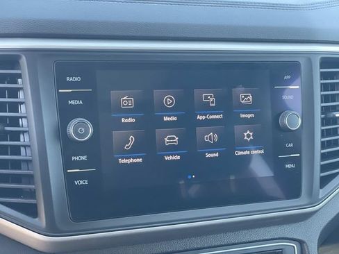 Used 2021 Volkswagen Atlas SE w/ Panoramic Sunroof Package FWD image 11