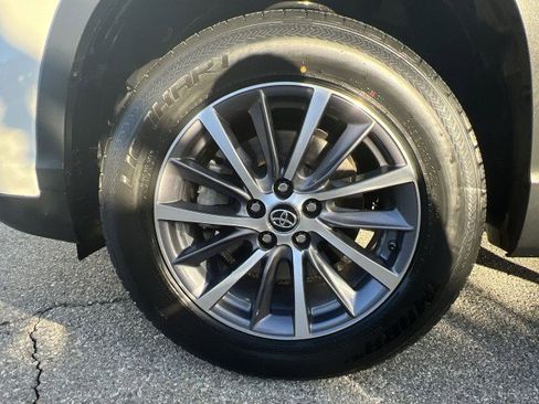 Used 2019 Toyota Highlander XLE image 33