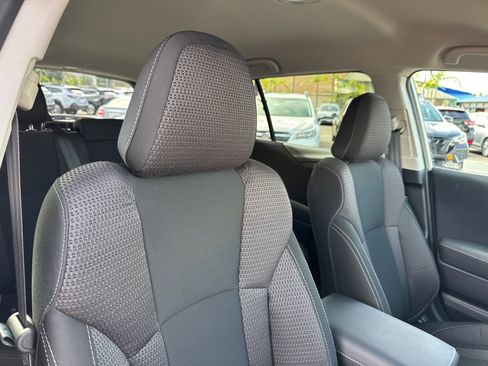 Certified 2025 Subaru Outback Premium image 10