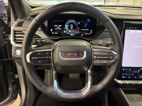 Used 2025 GMC Acadia Elevation image 33