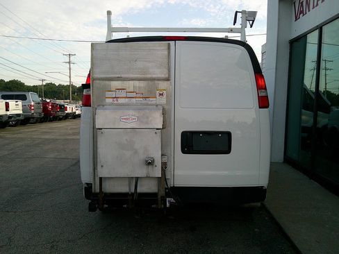 Used 2019 Chevrolet Express 3500 w/ Driver Convenience Package image 6