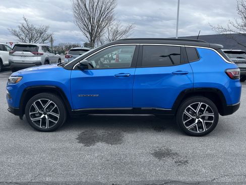 Used 2025 Jeep Compass Limited w/ Elite Group image 7