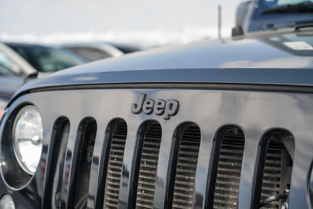 Used 2016 Jeep Wrangler Unlimited Sport AWD/4WD image 3