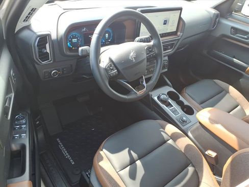 Certified 2025 Ford Bronco Sport Outer Banks AWD/4WD image 9