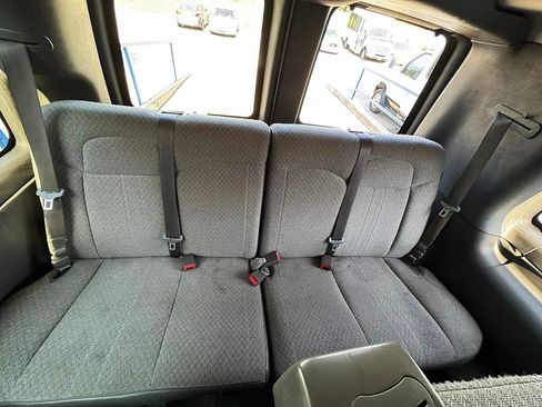 Used 2016 Chevrolet Express 3500 LS RWD image 26