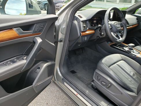 Used 2023 Audi Q5 2.0T Premium Plus w/ Premium Plus Package AWD/4WD image 8