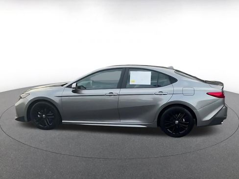 Used 2025 Toyota Camry SE image 8