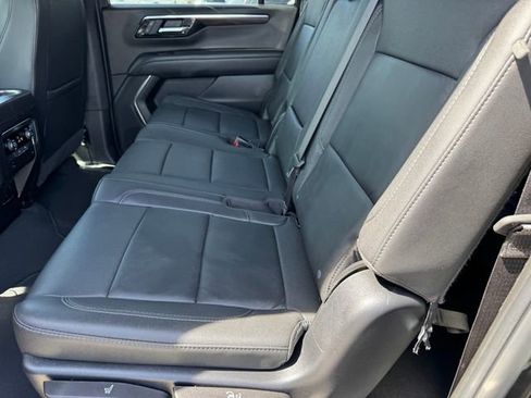 Certified 2025 Chevrolet Suburban Z71 AWD/4WD image 13