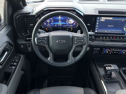 Used 2025 Chevrolet Silverado 1500 ZR2 w/ Technology Package image 18