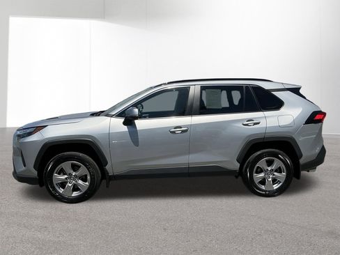 Used 2024 Toyota RAV4 XLE AWD/4WD image 6