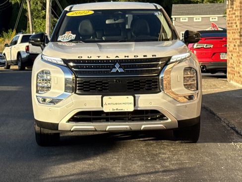 Used 2022 Mitsubishi Outlander SE image 8