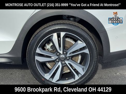 Used 2024 Volvo V60 B5 Cross Country Plus image 53