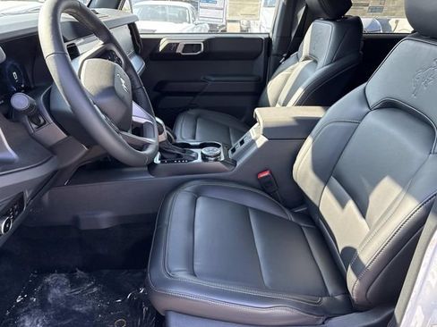 New 2026 Ford Bronco Badlands w/ Sasquatch Package AWD/4WD image 21