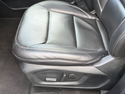 Used 2023 Ford Explorer XLT w/ Equipment Group 202A AWD/4WD image 37